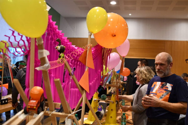 Jeu de réaction en chaîne lors d'un séminaire d'entreprise